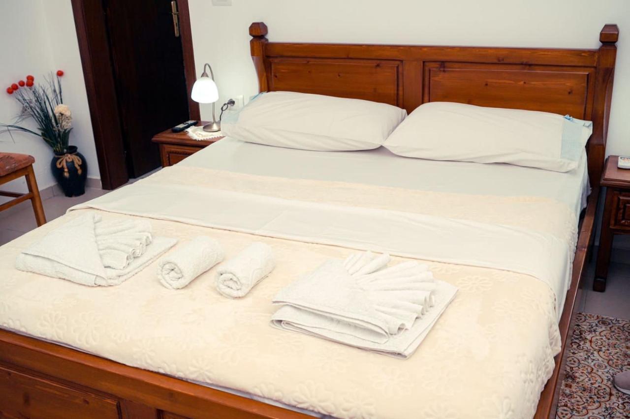 Cico Hostel &Private Room Gjirokastër المظهر الخارجي الصورة
