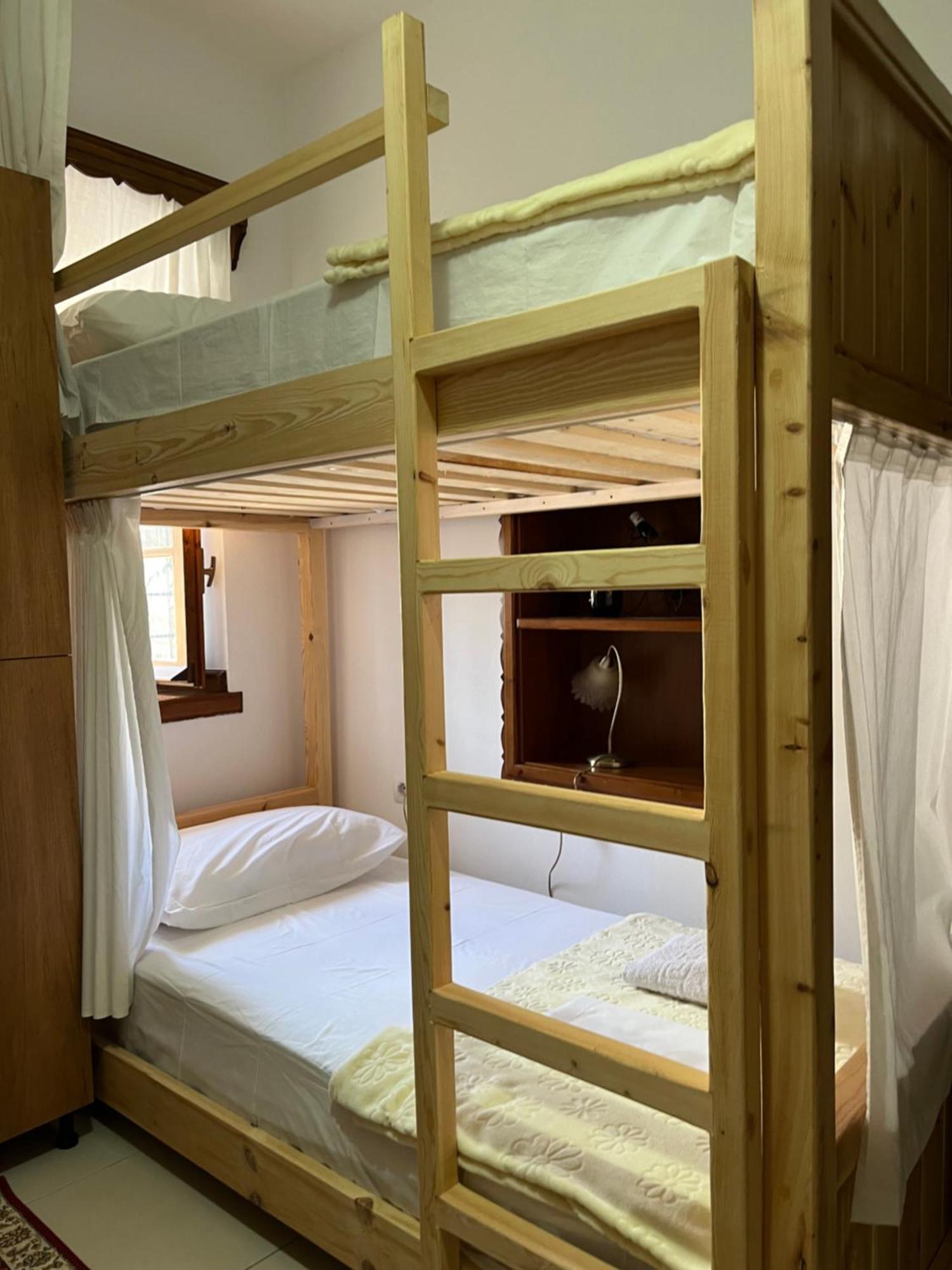 Cico Hostel &Private Room Gjirokastër المظهر الخارجي الصورة