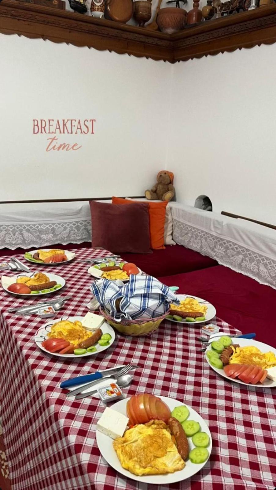 Cico Hostel &Private Room Gjirokastër المظهر الخارجي الصورة