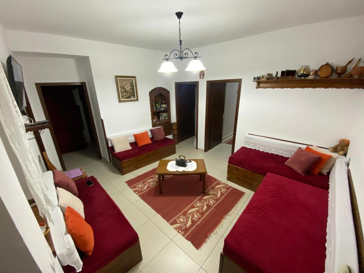 Cico Hostel &Private Room Gjirokastër المظهر الخارجي الصورة